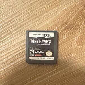 Nintendo DS Game Cartridge - Black and White Label